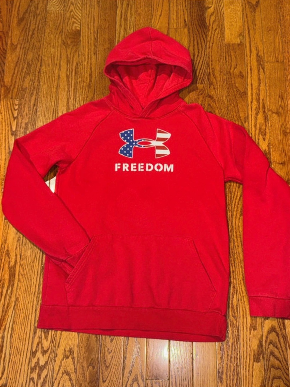 Boys YXL red Under Armour pullover